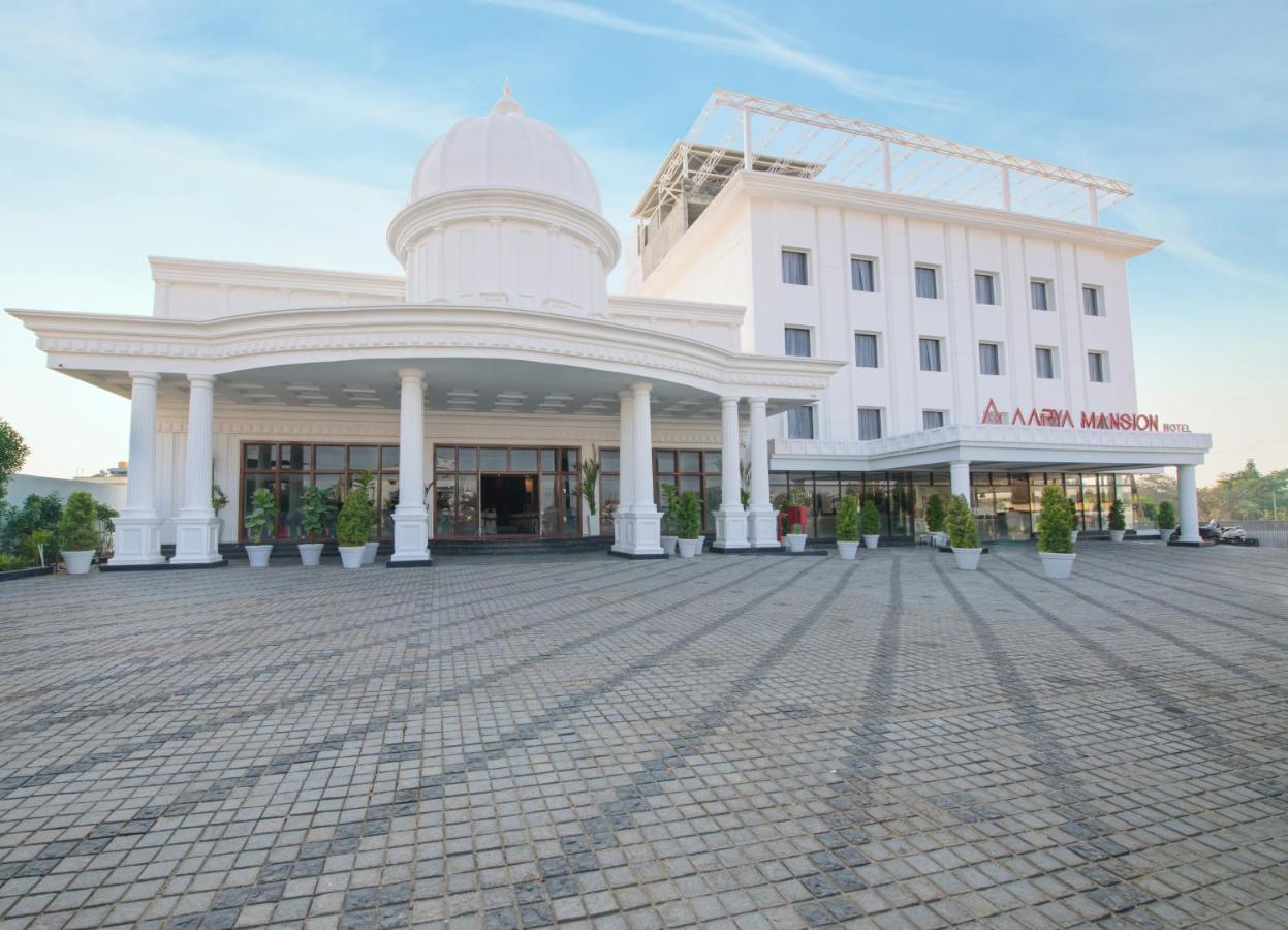 Aarya Mansion Vaccinated Staff Hotel Hassan Luaran gambar